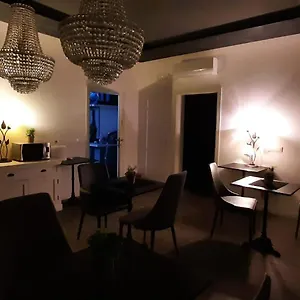 https://double-a-guest-house.hotelslidodijesolo.com