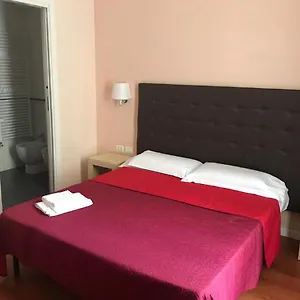 elle-cavour-guest-house.it-romehotels.com/